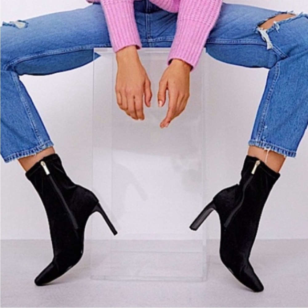 ✨SOLD Zara Black Velvet Ankle Boots